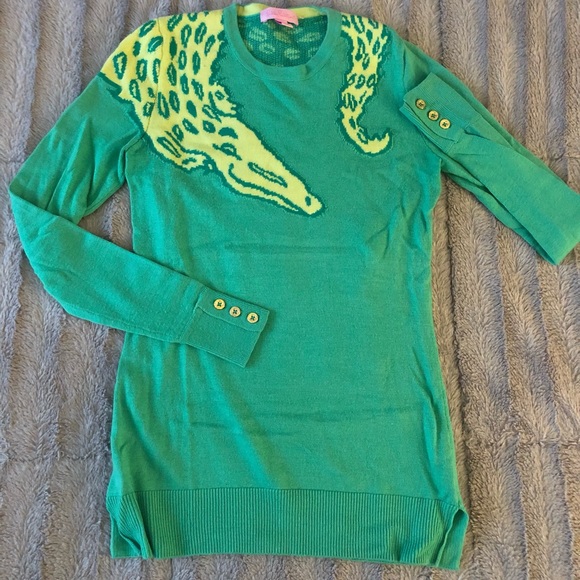 Lilly Pulitzer green alligator sweater with gold buttons - Picture 3 of 5